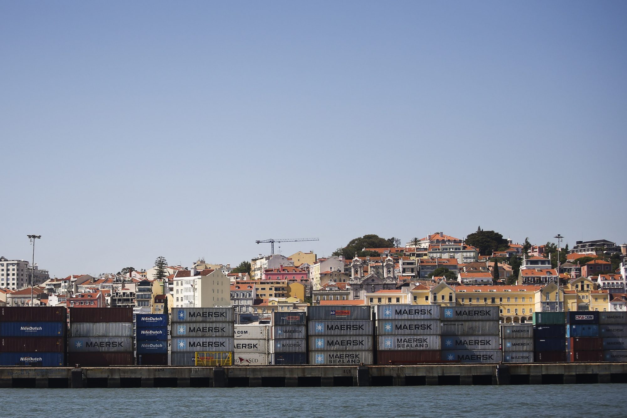 Exportações de vestuário caem 17% em 2020 – Observador