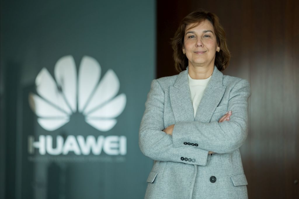 Ana Lorena acumula marketing e retalho da Huawei Consumer Business - Meios & Publicidade