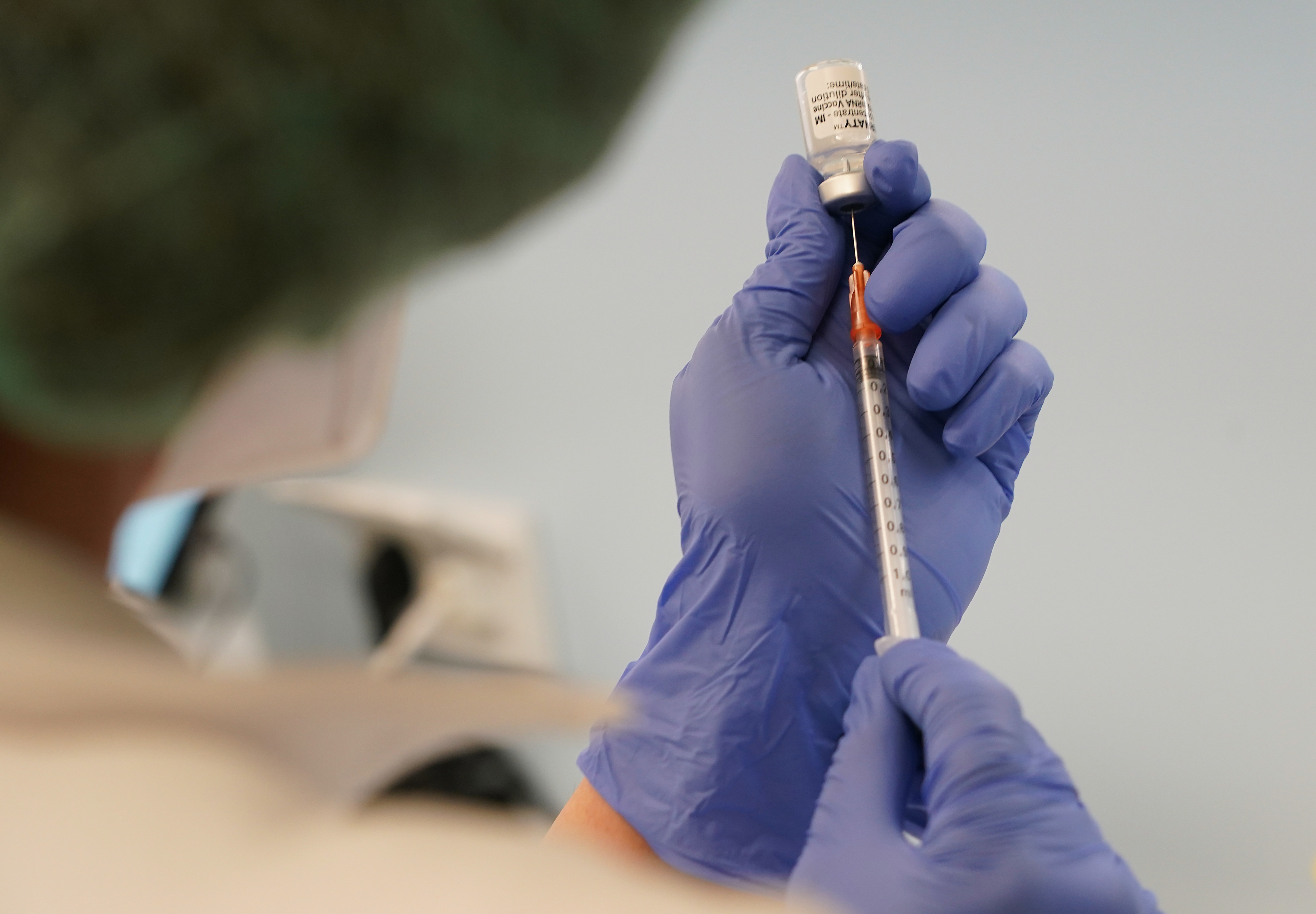 Pfizer. Divulgação do contrato revela custos das doses e isenção de responsabilidade civil