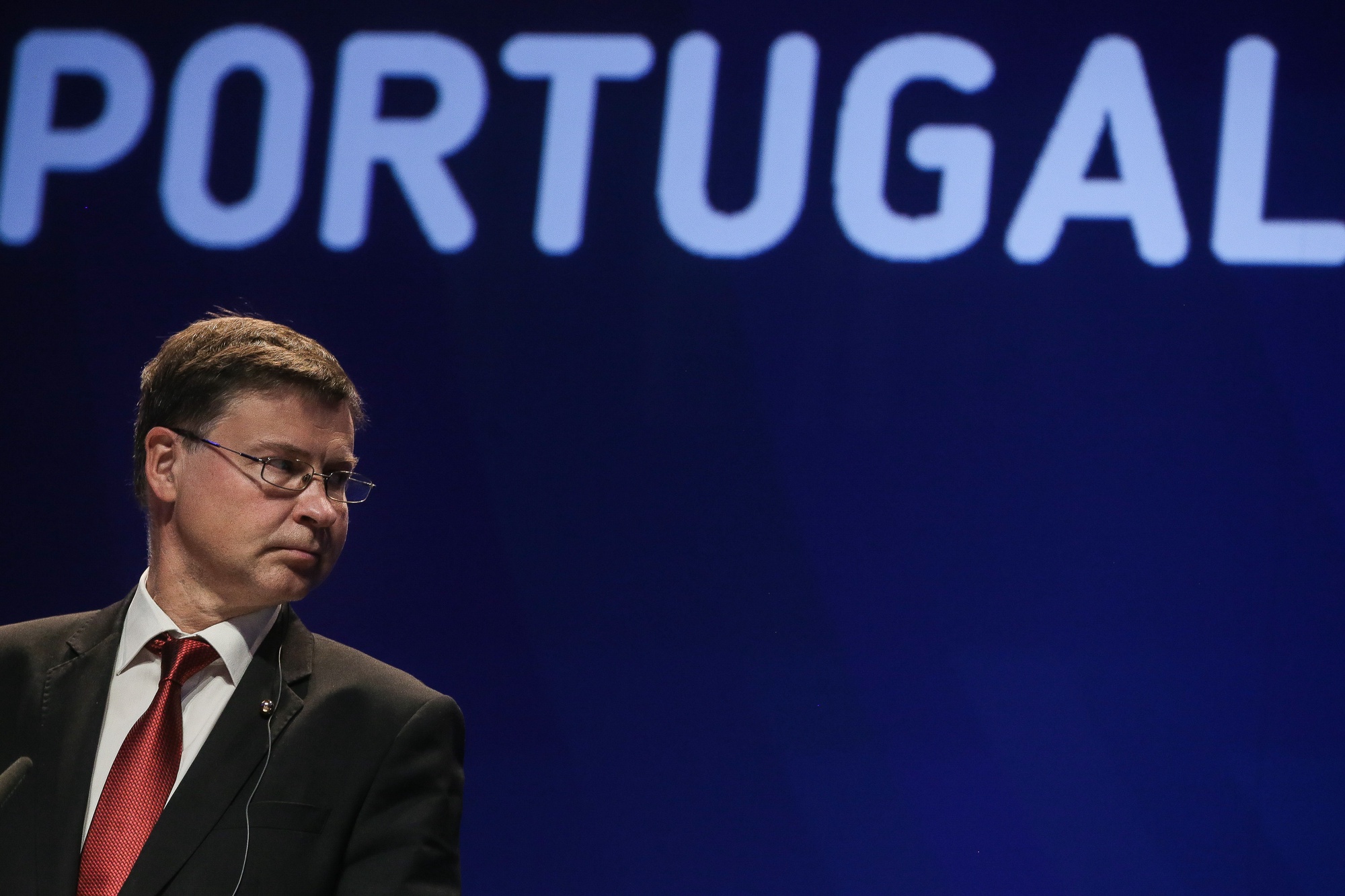 Ecofin. Bruxelas nota que estados-membros "agora estão ansiosos", mas não garante planos de recuperação para junho