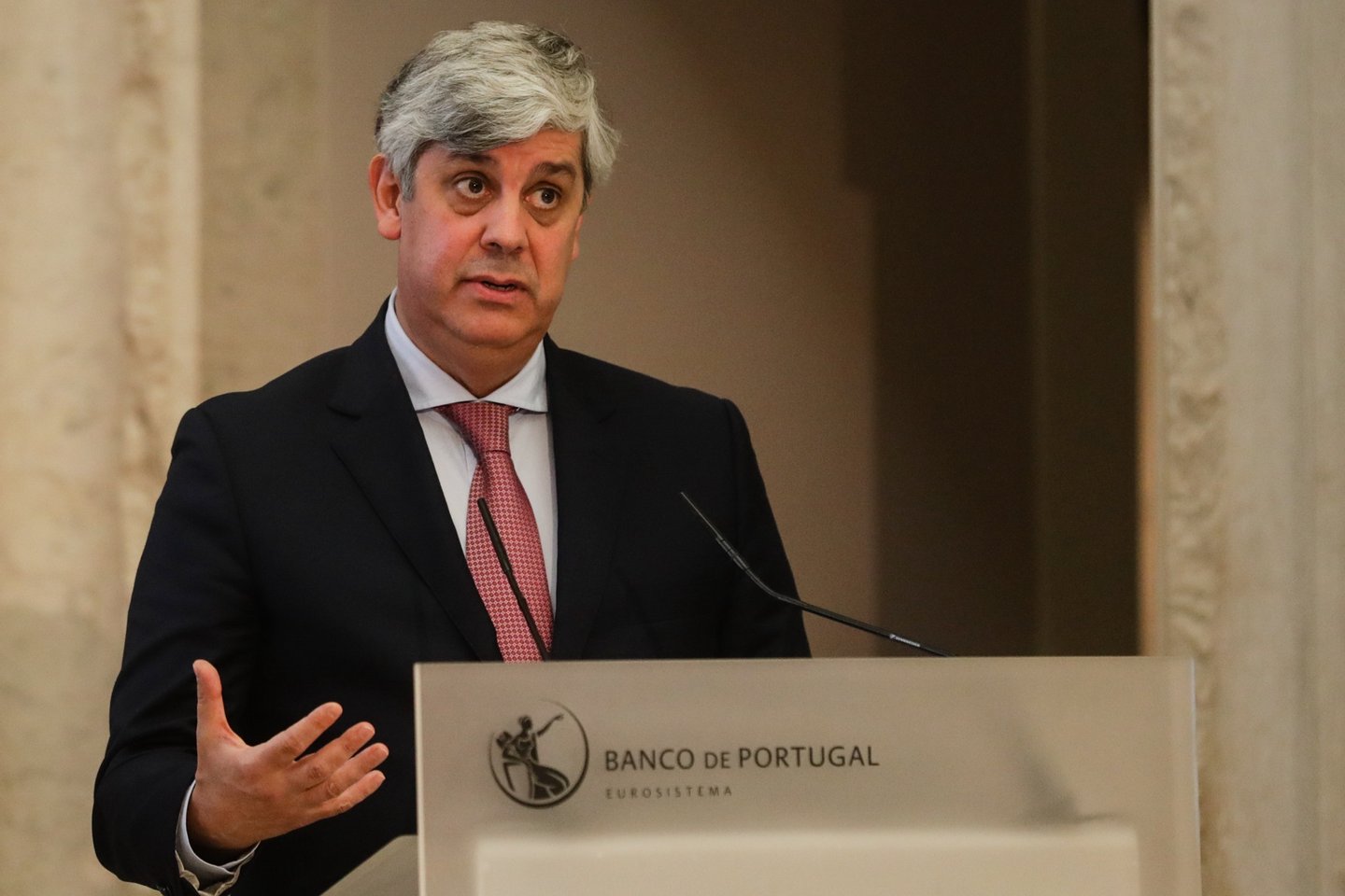 Centeno avisa que Portugal tem de se preparar para fim das moratórias, mas não quer retirada precipitada dos apoios
