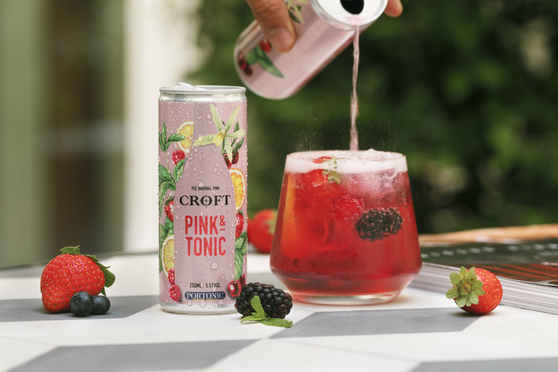 Croft Pink & Tonic apresenta-se como “o primeiro Portonic rosé em lata” - Meios & Publicidade
