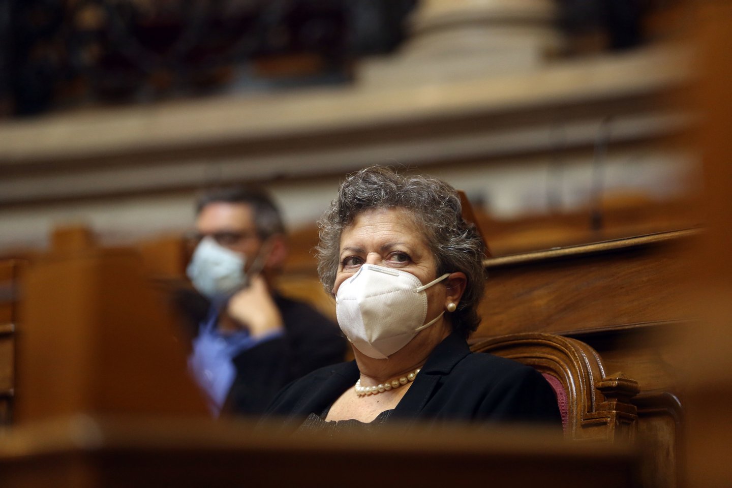 Chumbos e polémicas. Como o parlamento avalia os candidatos a reguladores, como Ana Paula Vitorino