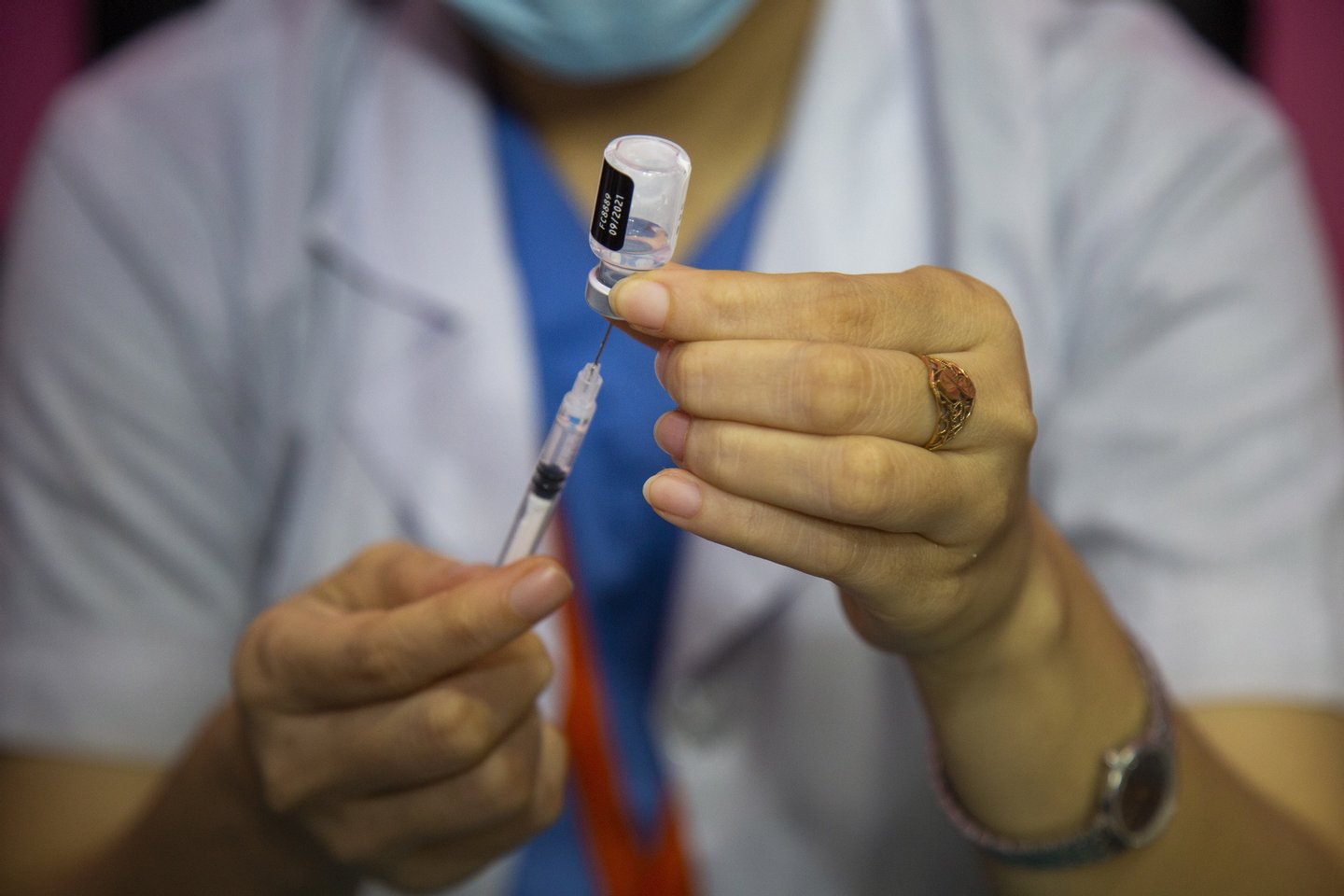 OMS exorta farmacêuticas a manterem preços das vacinas acessíveis