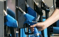 АЗС второй раз подряд обязали снизить цены
