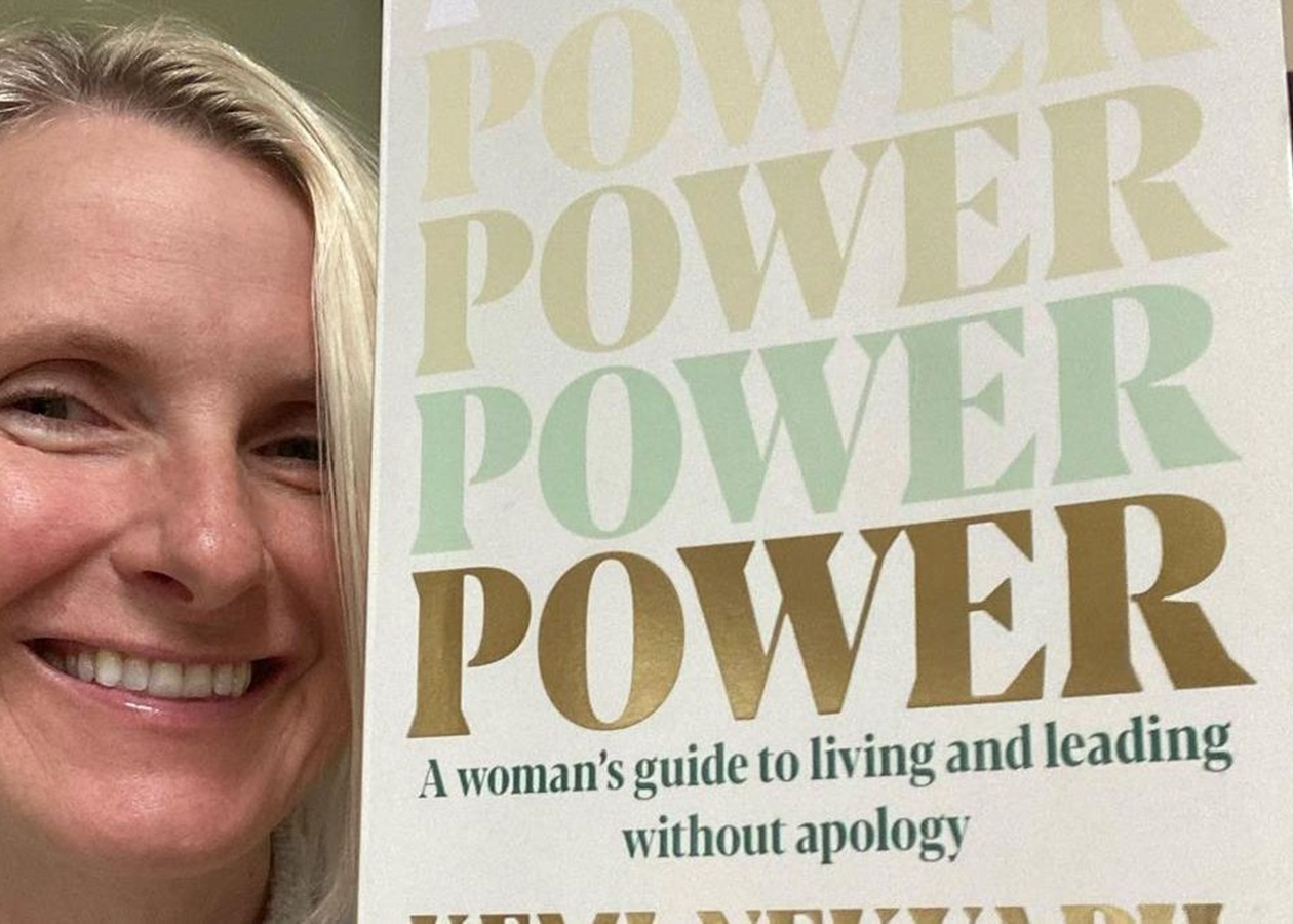 Элизабет Гилберт отменила выход книги о россиянах