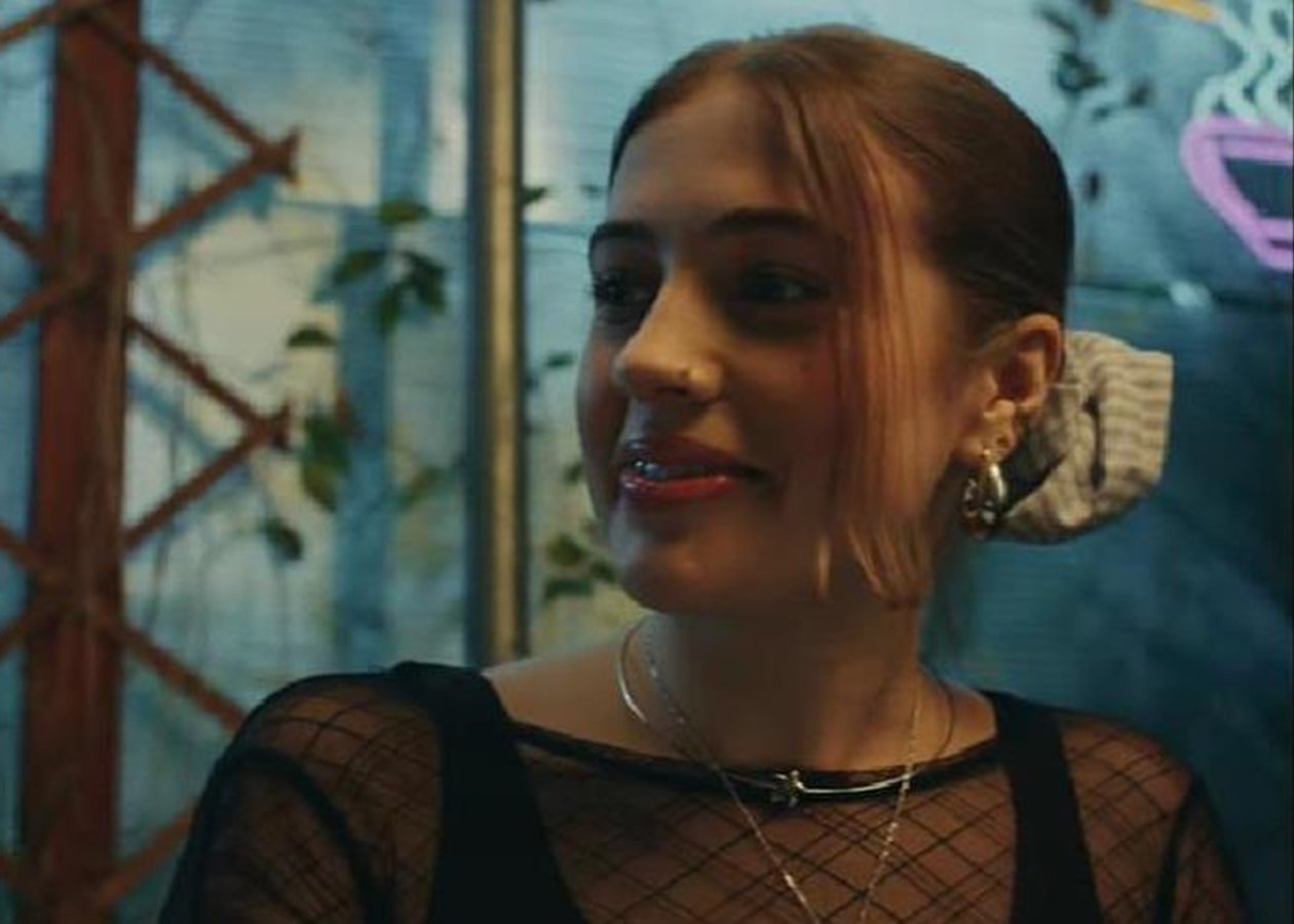 Tinder выпустил фильм о различных формах отношений