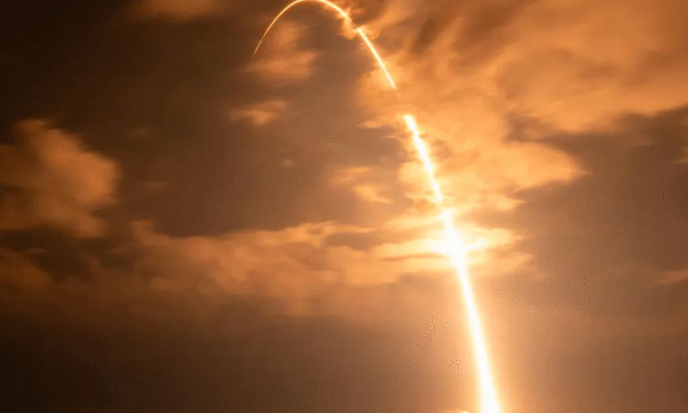 SpaceX запустила 23 спутника Starlink новой ракетой Falcon 9