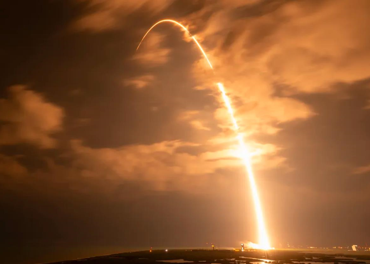 SpaceX запустила 23 спутника Starlink новой ракетой Falcon 9