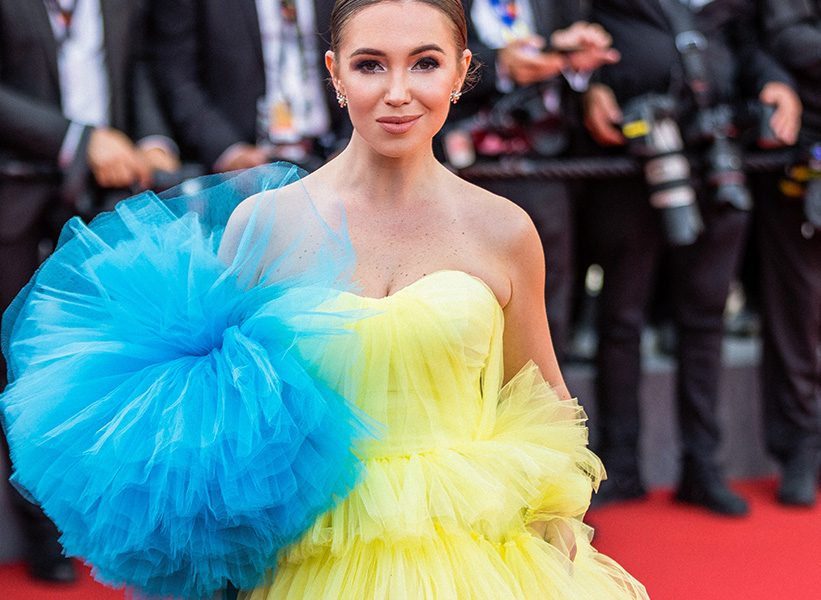 Підтримка України: Ельвіра Гаврилова у синьо-жовтій сукні на Каннському Кінофестивалі