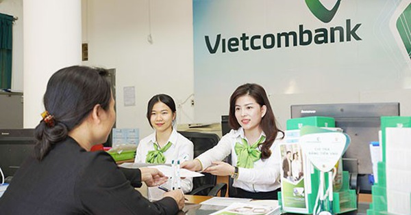 Vietcombank đang lãi khoảng 2.000 tỷ từ các khoản đầu tư vào Eximbank, MB, Vietnam Airlines