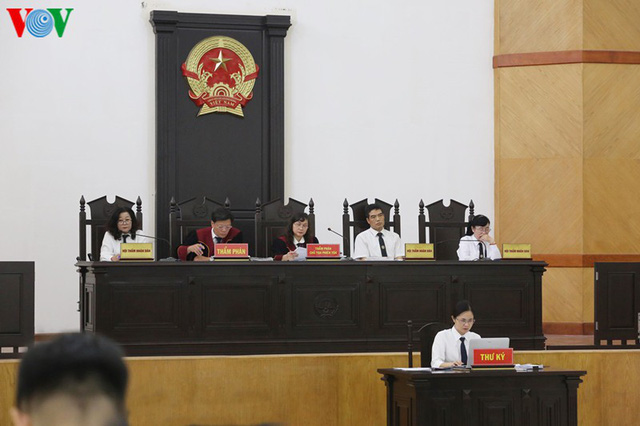 Nữ sếp phó của PVEP khai nhận 200 triệu đồng “như một món quà“ - Ảnh 3. Nữ sếp phó của PVEP khai nhận 200 triệu đồng “như một món quà“ - Ảnh 3.
