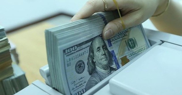 Giá USD tự do giảm mạnh