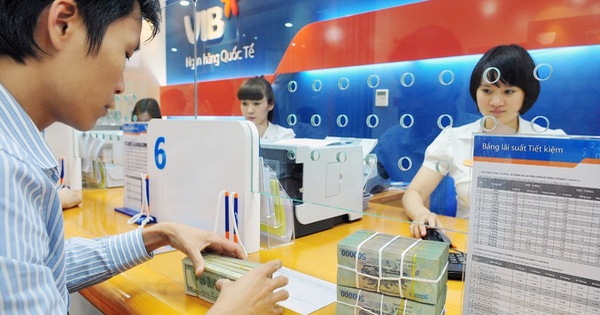 Lãi suất tiền gửi gần 9%/năm: Cao nhưng khó với