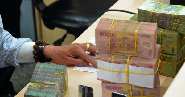 Nhân viên ngân hàng Việt đổ xô qua ngân hàng ngoại