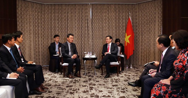 Phó Thủ tướng Vương Đình Huệ gợi ý các ngân hàng Hàn Quốc mua lại "hàng tồn kho" của Việt Nam