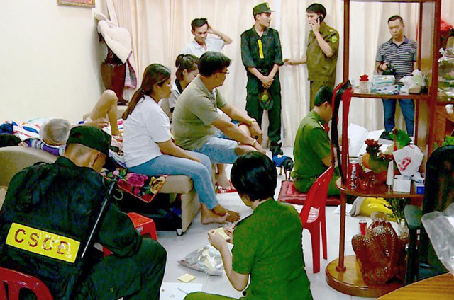  Tạm giữ 13 đối tượng trong đường dây đánh bạc ngàn tỷ ở Khánh Hoà  - Ảnh 2.