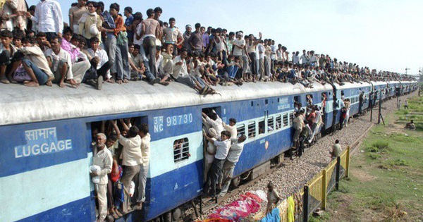 Cổ phiếu ngân hàng “dậy sóng”, VN-Index áp sát mốc 980 điểm