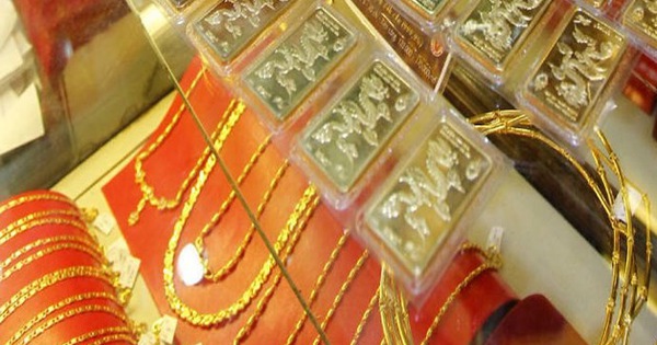 Giá vàng tăng vọt sau bài phát biểu của chủ tịch Fed