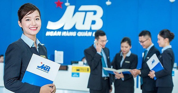 MBBank lãi đột biến từ dịch vụ, thu nhập nhân viên ngân hàng mẹ tiếp tục tăng lên gần 33 triệu đồng/tháng