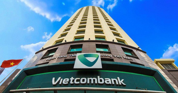 "Người khổng lồ" Vietcombank muốn lợi nhuận 2 tỷ USD, mãi "cô đơn trên đỉnh lợi nhuận"