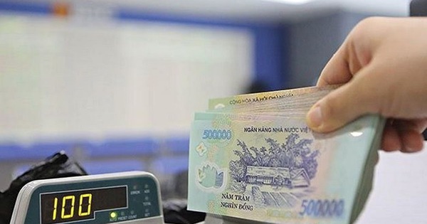 Cuộc đua lãi suất tiền gửi ngày càng gay cấn