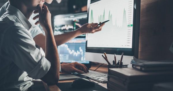 “VN-Index khó vượt mốc 1.000 điểm trong năm 2019, giữ quan điểm lạc quan với cổ phiếu khu công nghiệp, logistic”
