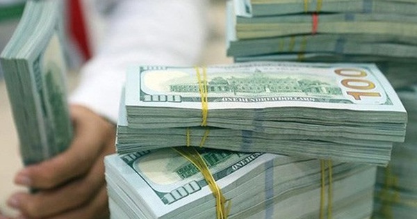 Các ngân hàng đồng loạt tăng giá USD