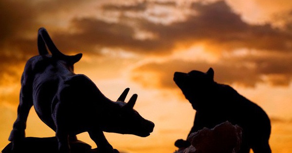 ETFs bán mạnh cổ phiếu Bluechips, VN-Index mất gần 7 điểm trong phiên cuối tuần