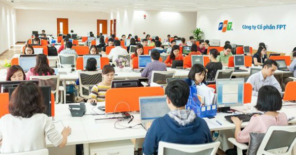 FPT công bố lợi nhuận 8 tháng tăng trưởng 30%, cổ phiếu lập đỉnh mới