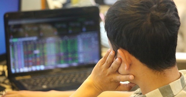Thanh khoản TTCK trong 8 tháng giảm hơn 28% so với cùng kỳ xuống còn 4.000 tỷ đồng/ngày