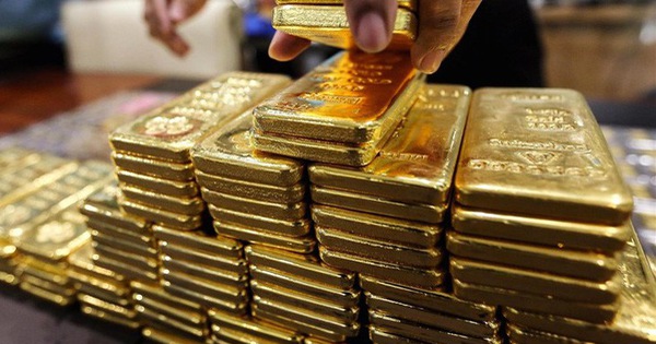 Đầu tuần, giá vàng tiếp tục giảm