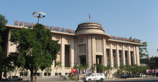 Đề xuất mới về phí rút tiền mặt qua tài khoản thanh toán tại Ngân hàng Nhà nước