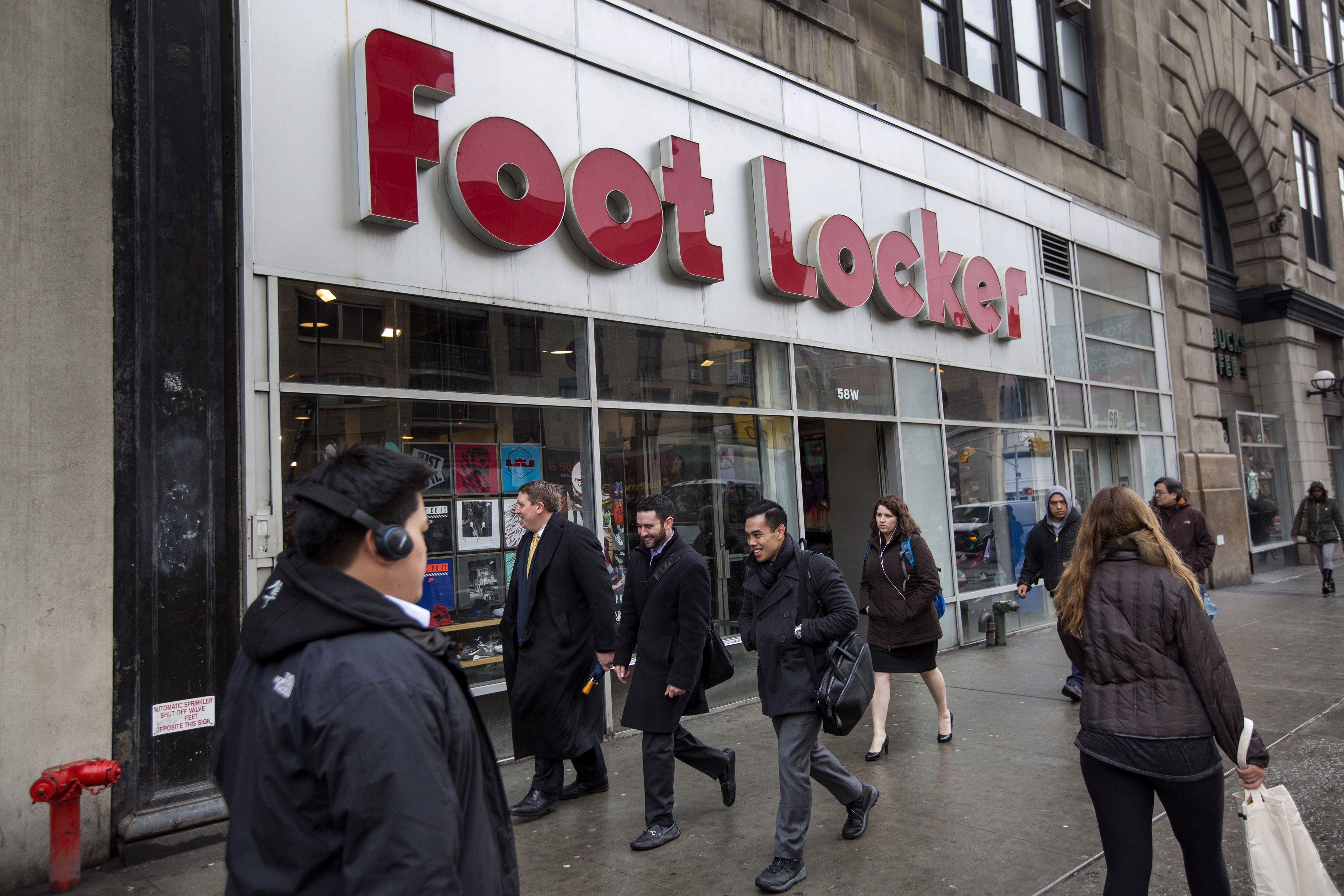 Shares of Foot Locker plummet, as earnings miss Wall Street estimates