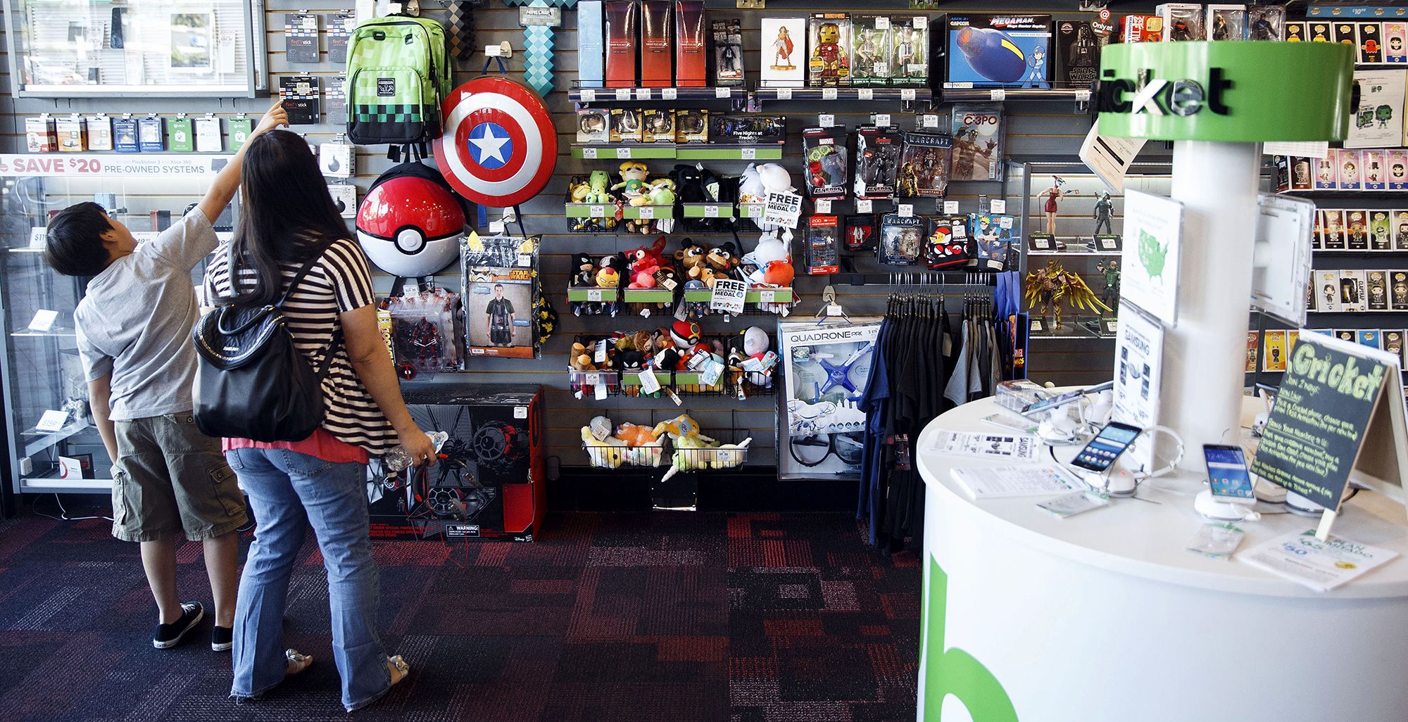 GameStop stock falls as sales fall short and dividend eliminated