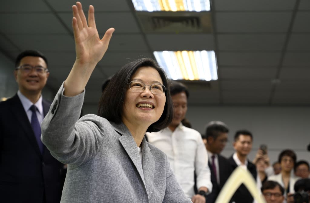 Taiwan's president to stop over again in the US. China will be infuriated
