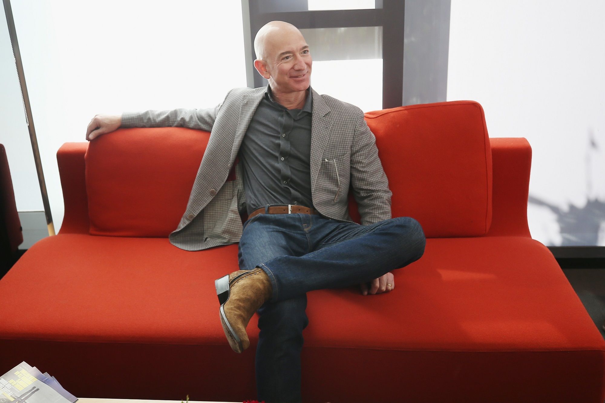 Amazon CEO Bezos sells roughly $2.8 billion worth of stock in a week