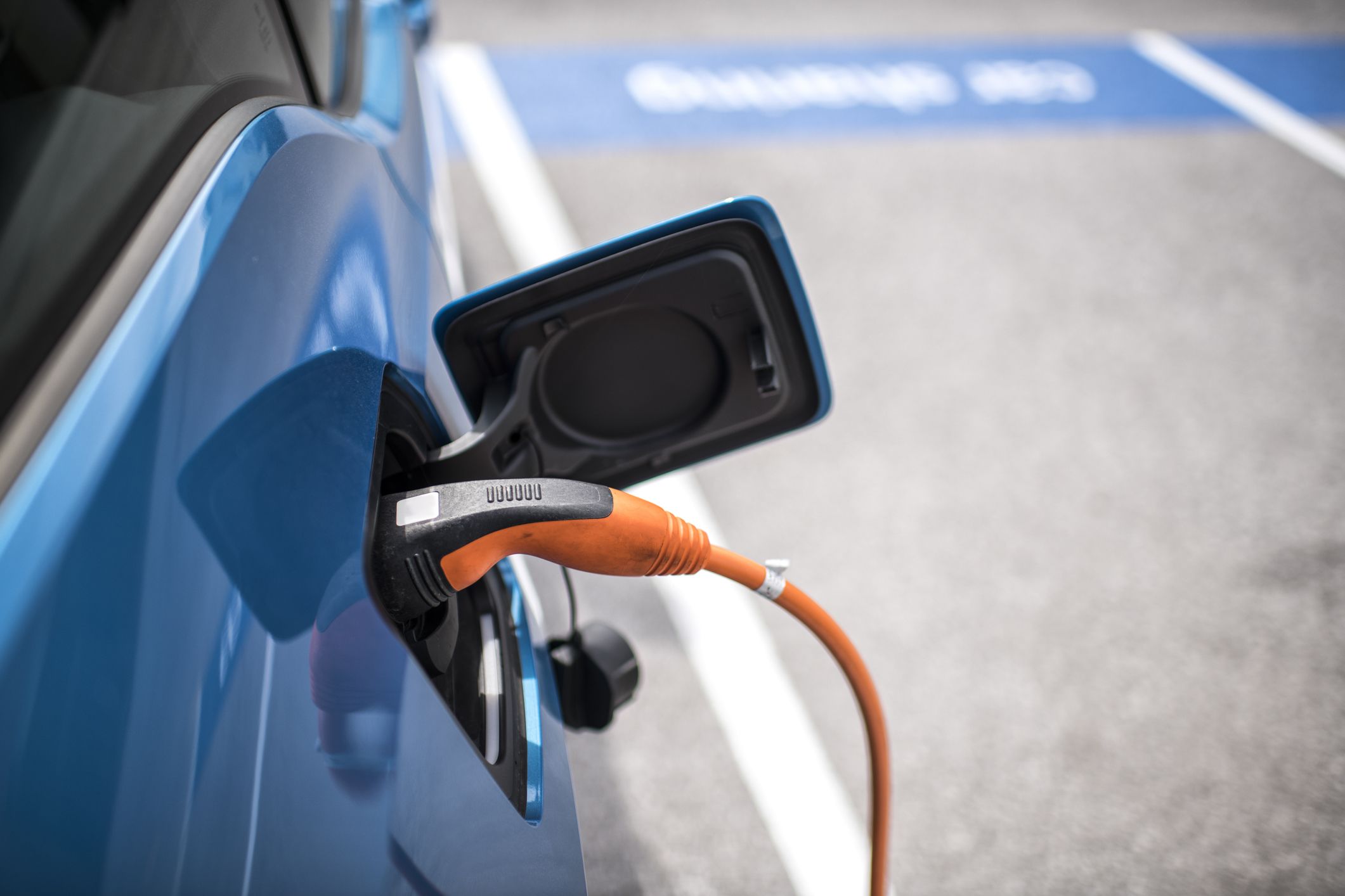 Colorado joins California in requiring automakers to sell more EVs