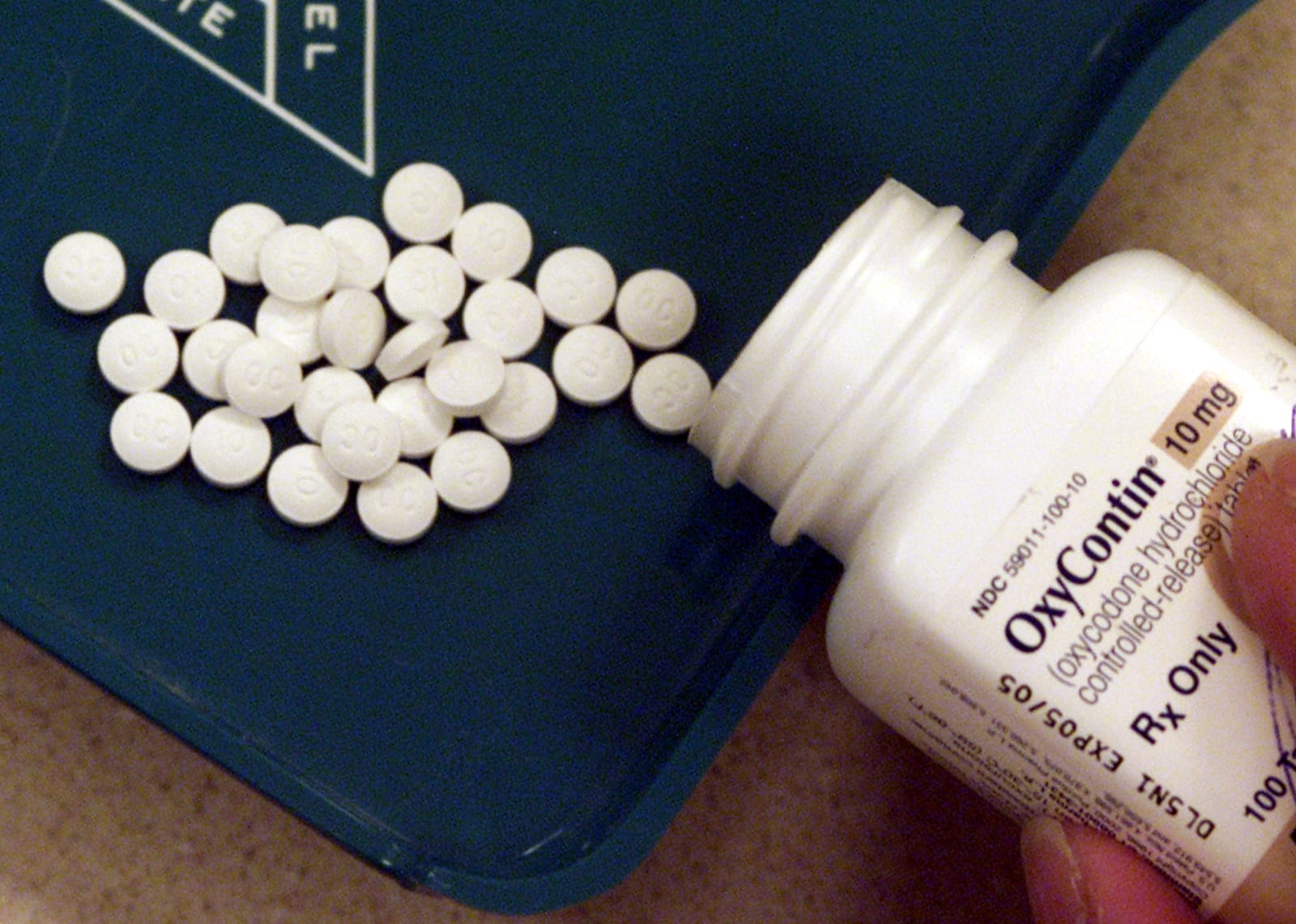 Purdue Pharma offers $10-12 billion to settle opioid claims