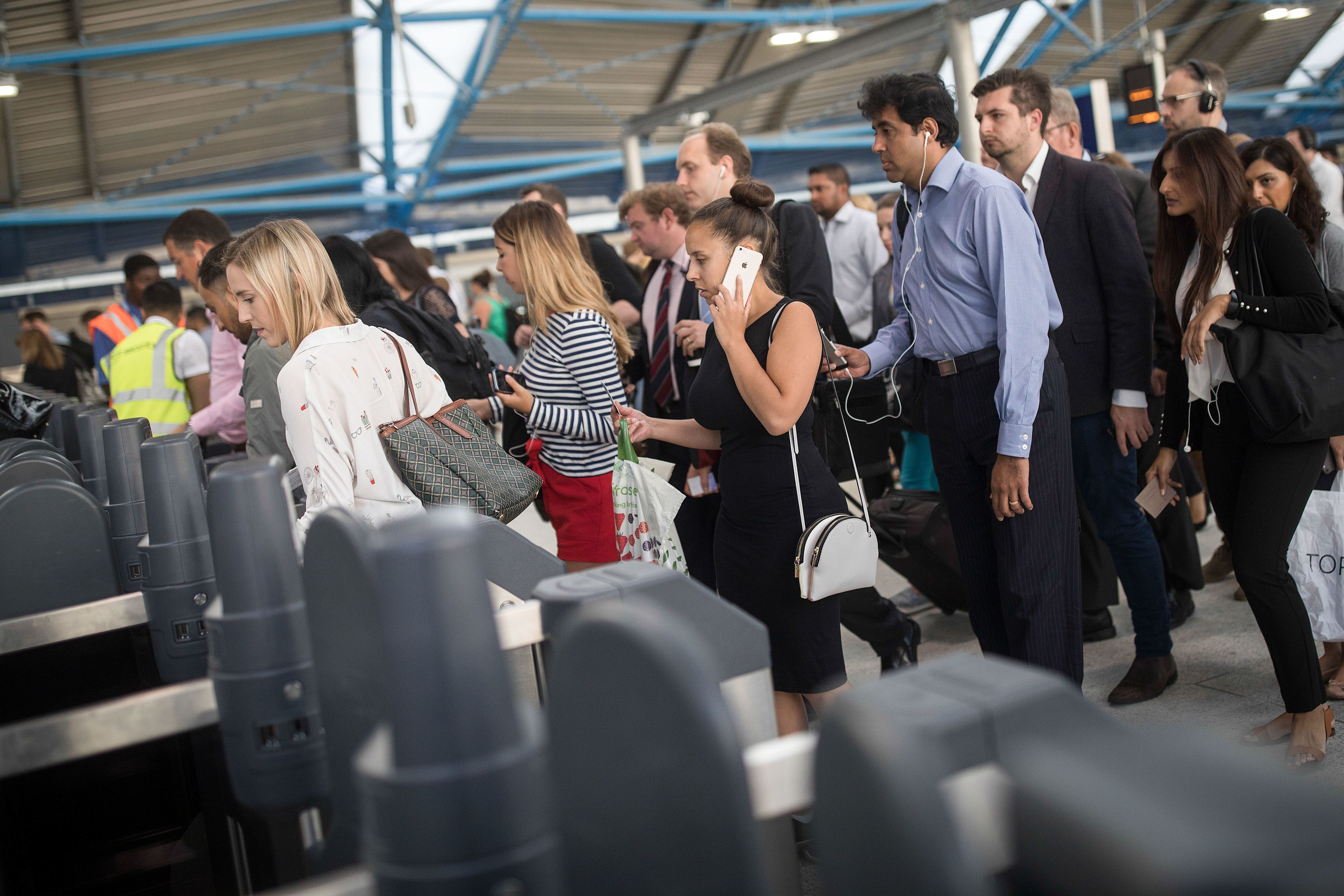 Smartphones, sensors could spell end to ticket lines at transport hubs