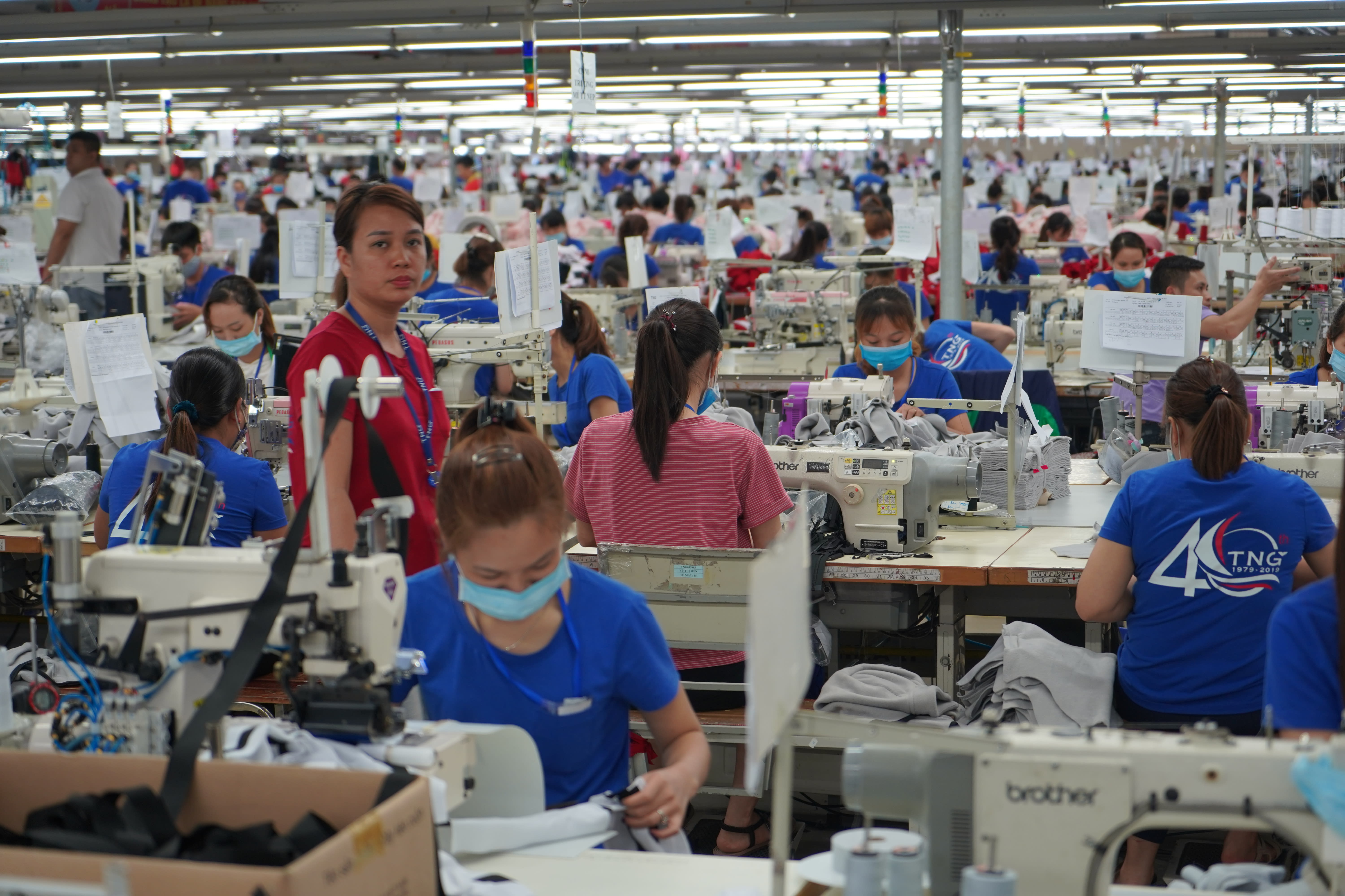 Businesses should spread risks amid US-China tariffs