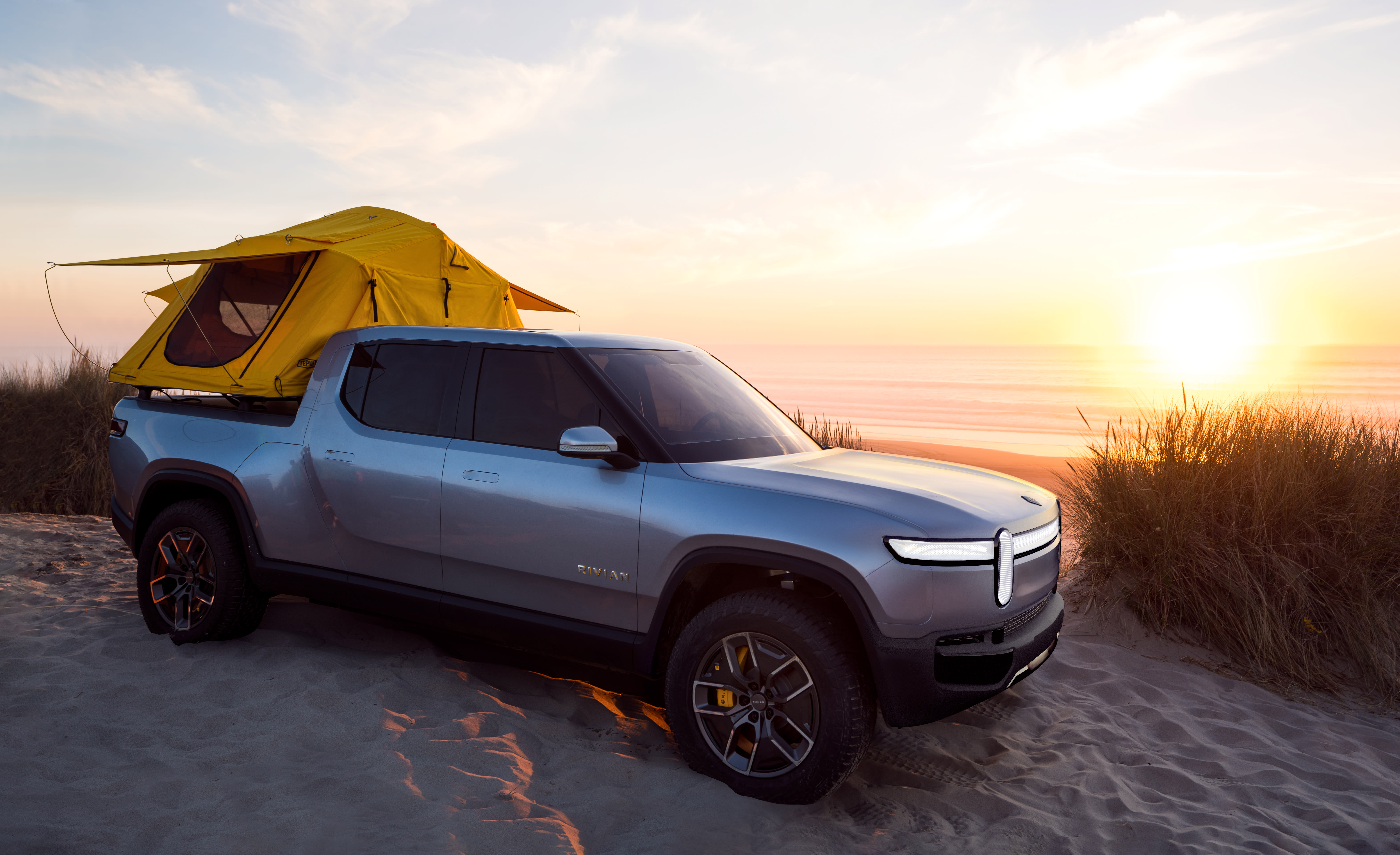 Electric truck maker Rivian lands $350 million investment from Cox Automotive
