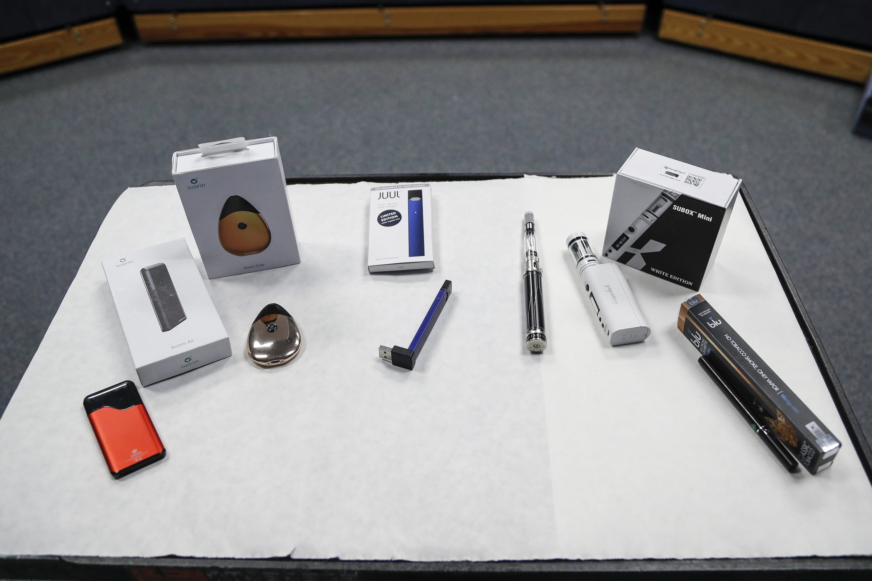 Lawmakers urge FDA to pull Juul, other e-cigarettes from the market