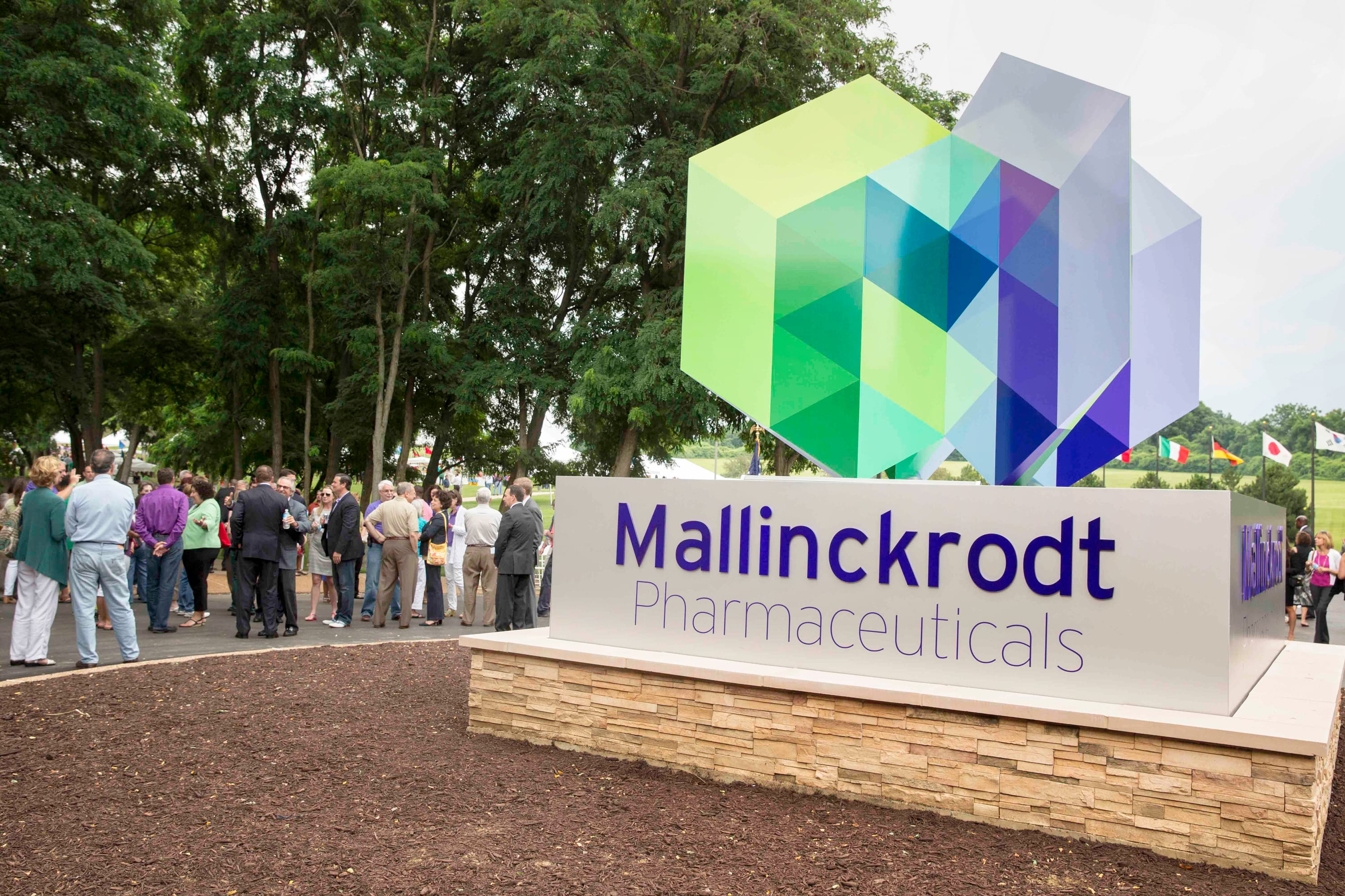 Opioid maker Mallinckrodt reaches tentative deal to settle Ohio cases