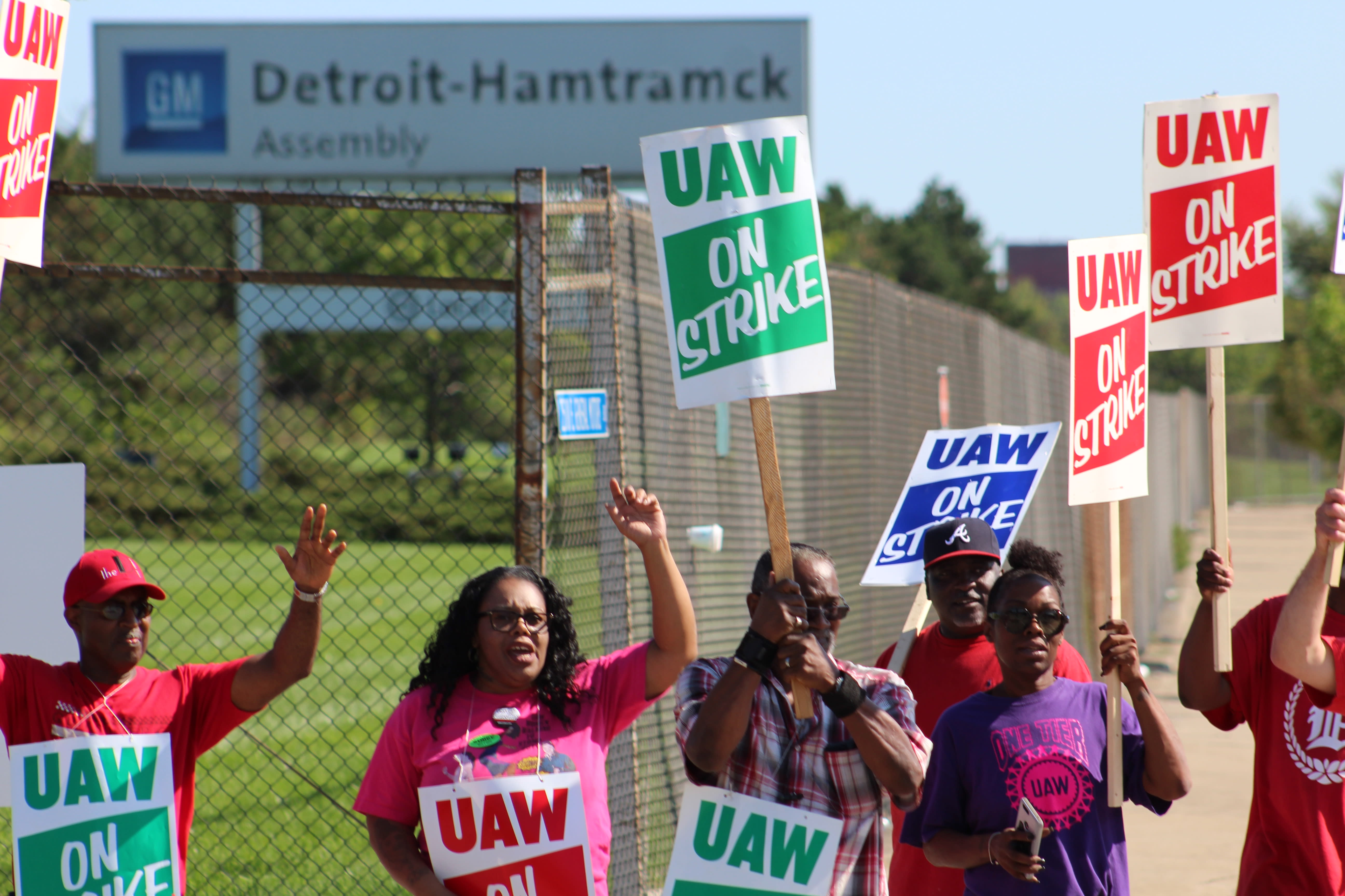 'Some progress' made in contract talks as strike against GM continues