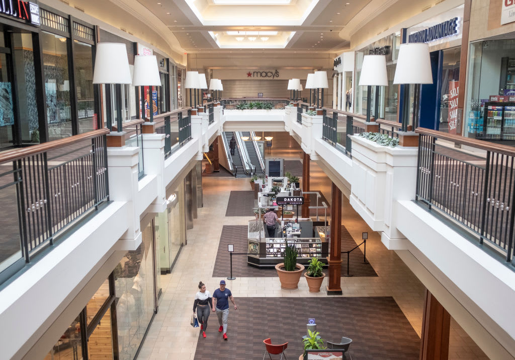 How mall closings in America hurt the towns depending on them