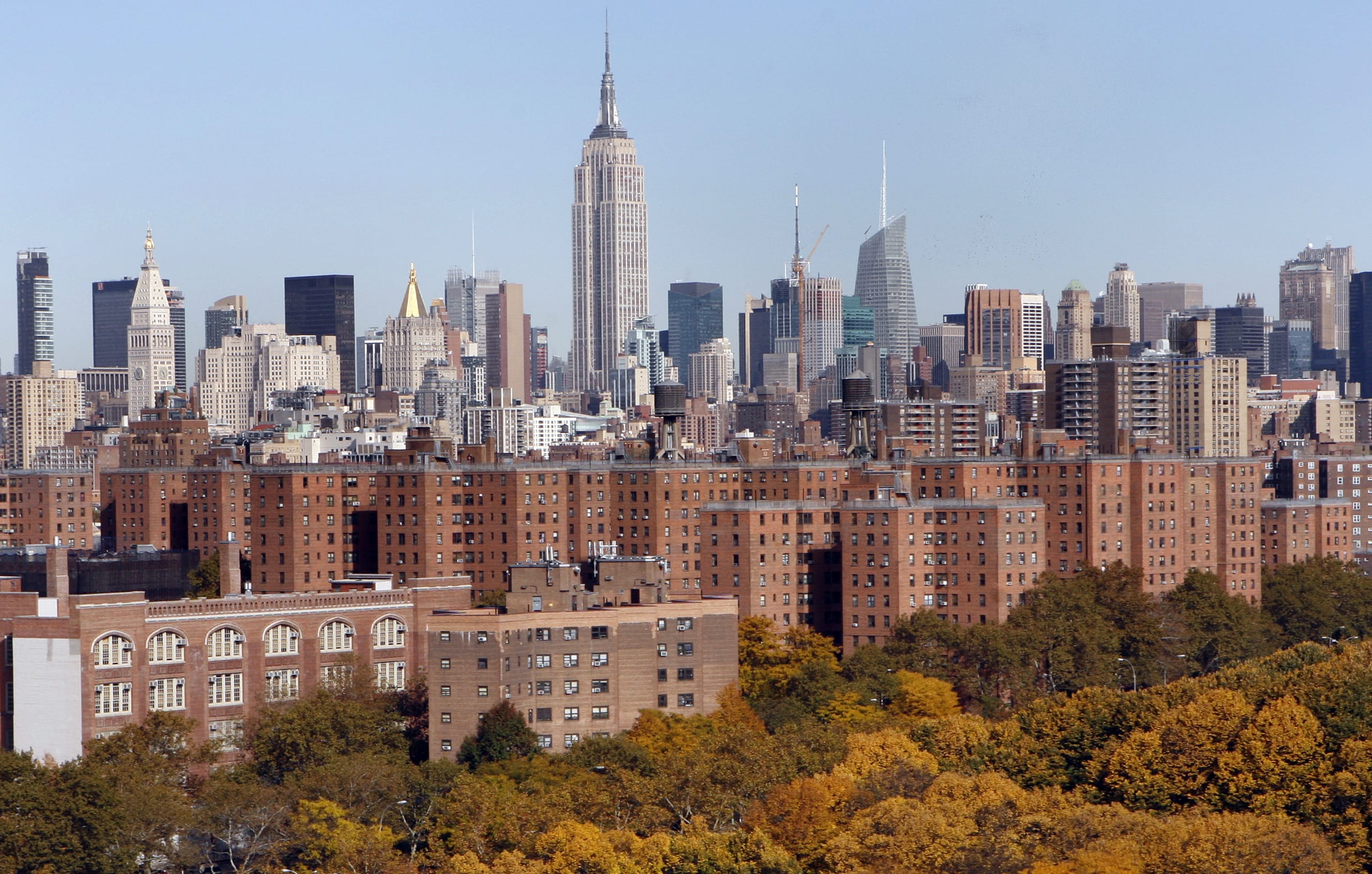 Manhattan apartment contracts fall over 80% in May, Florida surges