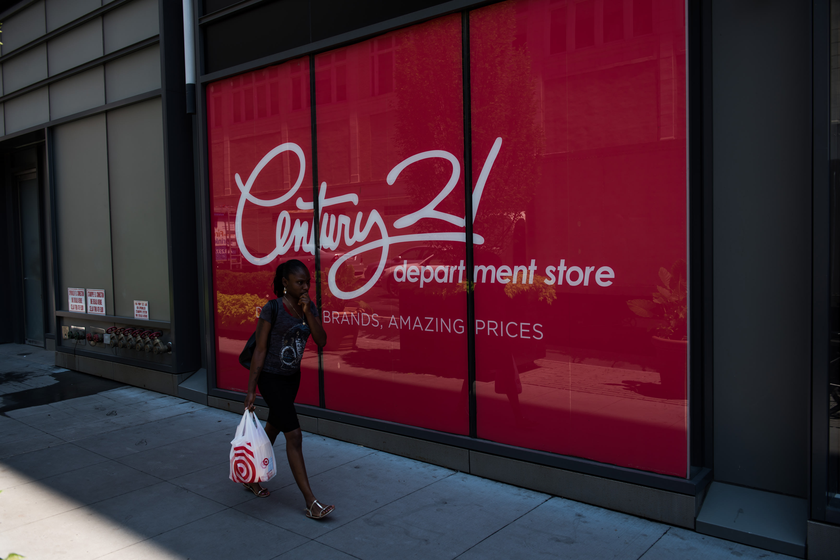 Discount retailer Century 21 files for bankruptcy, to close all stores