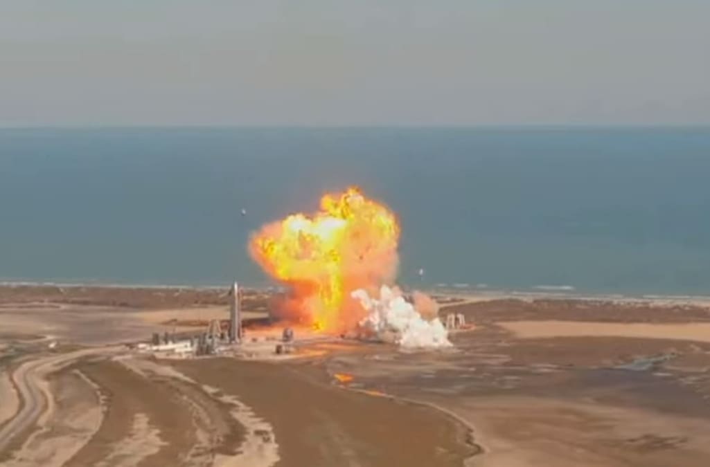 SpaceX Starship SN9 explodes on attempted landing