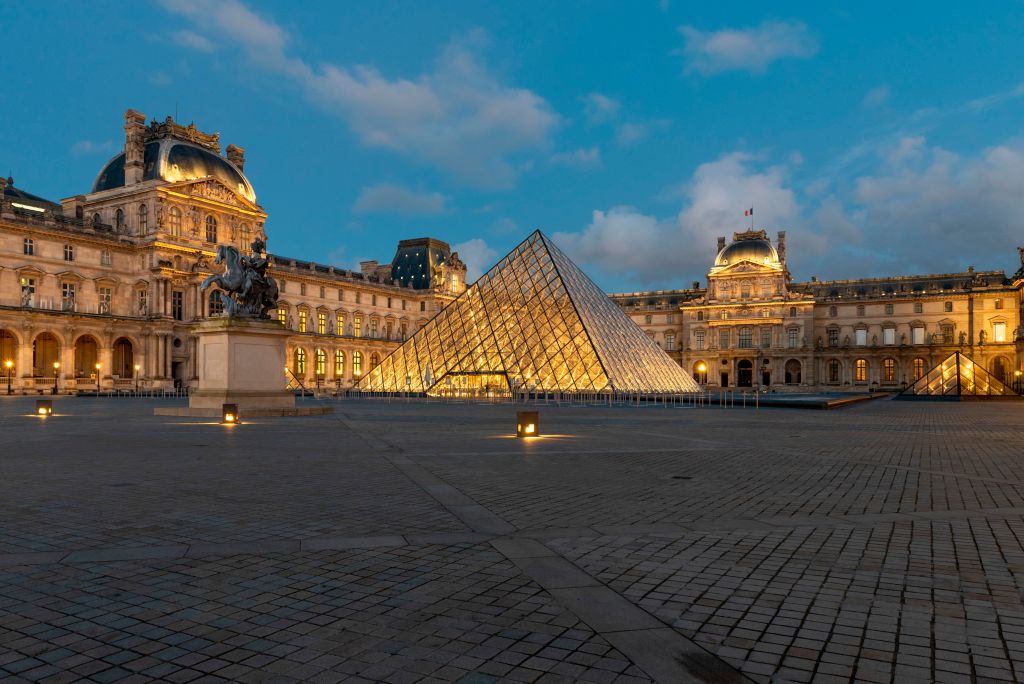 With Help from Antiquities Expert, Louvre Recovers Two Stolen Pieces of Armor 